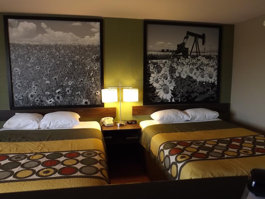 Super 8 By Wyndham Sterling Co Hotel Ngoại thất bức ảnh