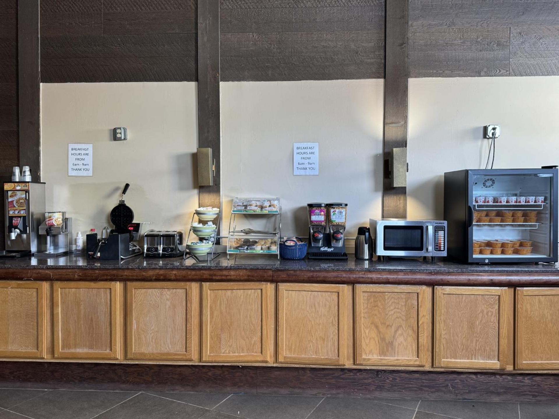 Super 8 By Wyndham Sterling Co Hotel Ngoại thất bức ảnh